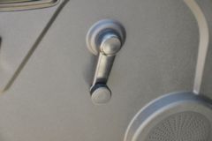 长安跨越王X1 1.2L 91马力 汽油 2.585米单排厢式微卡(单后轮)