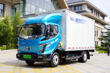 飞碟EW5 4.5T 4.16米单排纯电动厢式轻卡81.14kWh