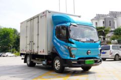 飞碟EW5 4.5T 4.16米单排纯电动厢式轻卡81.14kWh