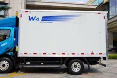 飞碟EW5 4.5T 4.16米单排纯电动厢式轻卡81.14kWh