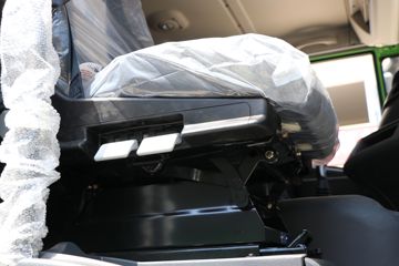 �������� ��ʨC6 ���ذ� 460���� 8X4 7.4����ж��(����)(CQ3317HD12386)ͼƬ