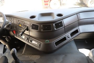 �������� ��ʨC6 ���ذ� 460���� 8X4 7.4����ж��(����)(CQ3317HD12386)ͼƬ