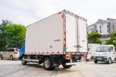 飞碟 HW5 4.18米单排插电式混合动力冷藏车(FD5042XLCW68PHEV-1)17.52kWh