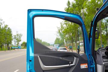 飞碟HW5&nbsp;电动冷藏车驾驶室图片