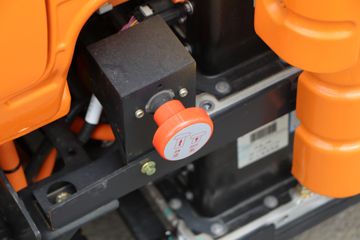 ���� ��ʮ��EV100 4.5T 3.235��˫�Ŵ��綯�����Ῠ89.12kWhͼƬ