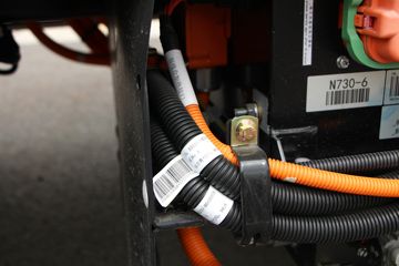 ���� ��ʮ��EV100 4.5T 3.235��˫�Ŵ��綯�����Ῠ89.12kWhͼƬ