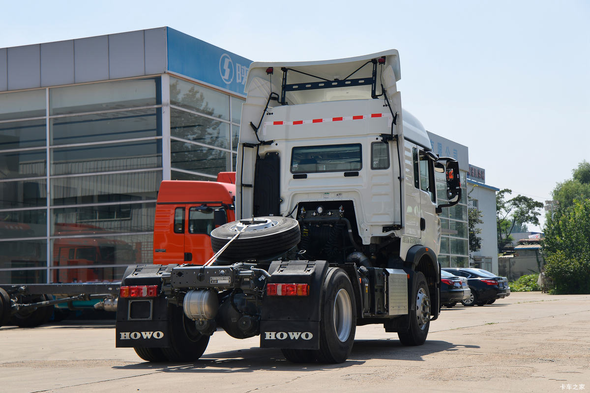 �й����� HOWO TX�ؿ� 400���� 4X2 ǣ����(����)(��������)���                                                