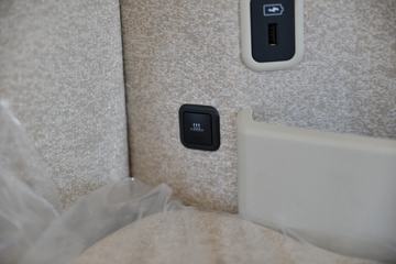 һ����� J6V�ؿ� ������ 520���� 6X4 AMT�Զ���ǣ����(CA4250P66K25T1E6)ͼƬ