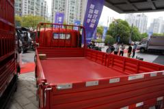 中国重汽HOWO 悍将 130马力 4.15米AMT自动档单排栏板轻卡(ZZ1047F3315F145)