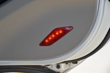 �й�����HOWO С˧ 130���� 3.6�׵�����ʽС��(Һɲ)(ZZ5047XXYF3111F145)ͼƬ