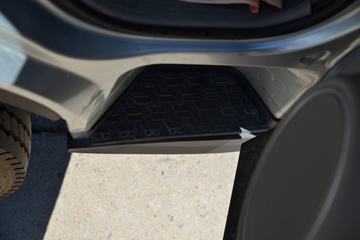 �й�����HOWO С˧ 130���� 3.6�׵�����ʽС��(Һɲ)(ZZ5047XXYF3111F145)ͼƬ