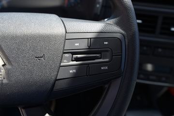 �й�����HOWO С˧ 130���� 3.6�׵�����ʽС��(Һɲ)(ZZ5047XXYF3111F145)ͼƬ