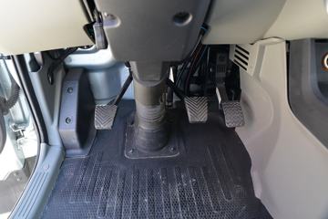 �й�����HOWO С˧ 130���� 3.6�׵�����ʽС��(Һɲ)(ZZ5047XXYF3111F145)ͼƬ