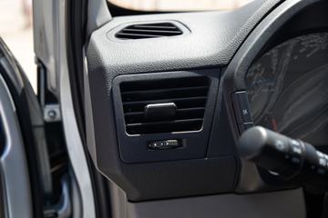 �й�����HOWO С˧ 130���� 3.6�׵�����ʽС��(Һɲ)(ZZ5047XXYF3111F145)ͼƬ