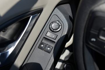 �й�����HOWO С˧ 130���� 3.6�׵�����ʽС��(Һɲ)(ZZ5047XXYF3111F145)ͼƬ