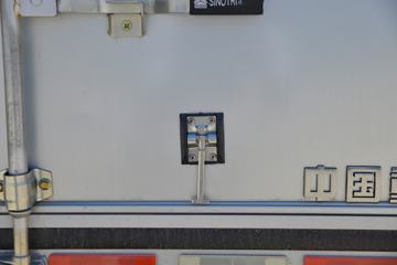 �й�����HOWO С˧ 130���� 3.6�׵�����ʽС��(Һɲ)(ZZ5047XXYF3111F145)ͼƬ