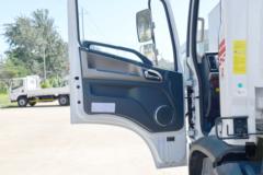 东风 华神 DV3 165马力 4X2 加油车(专威牌)(HTW5126GJYEC6)