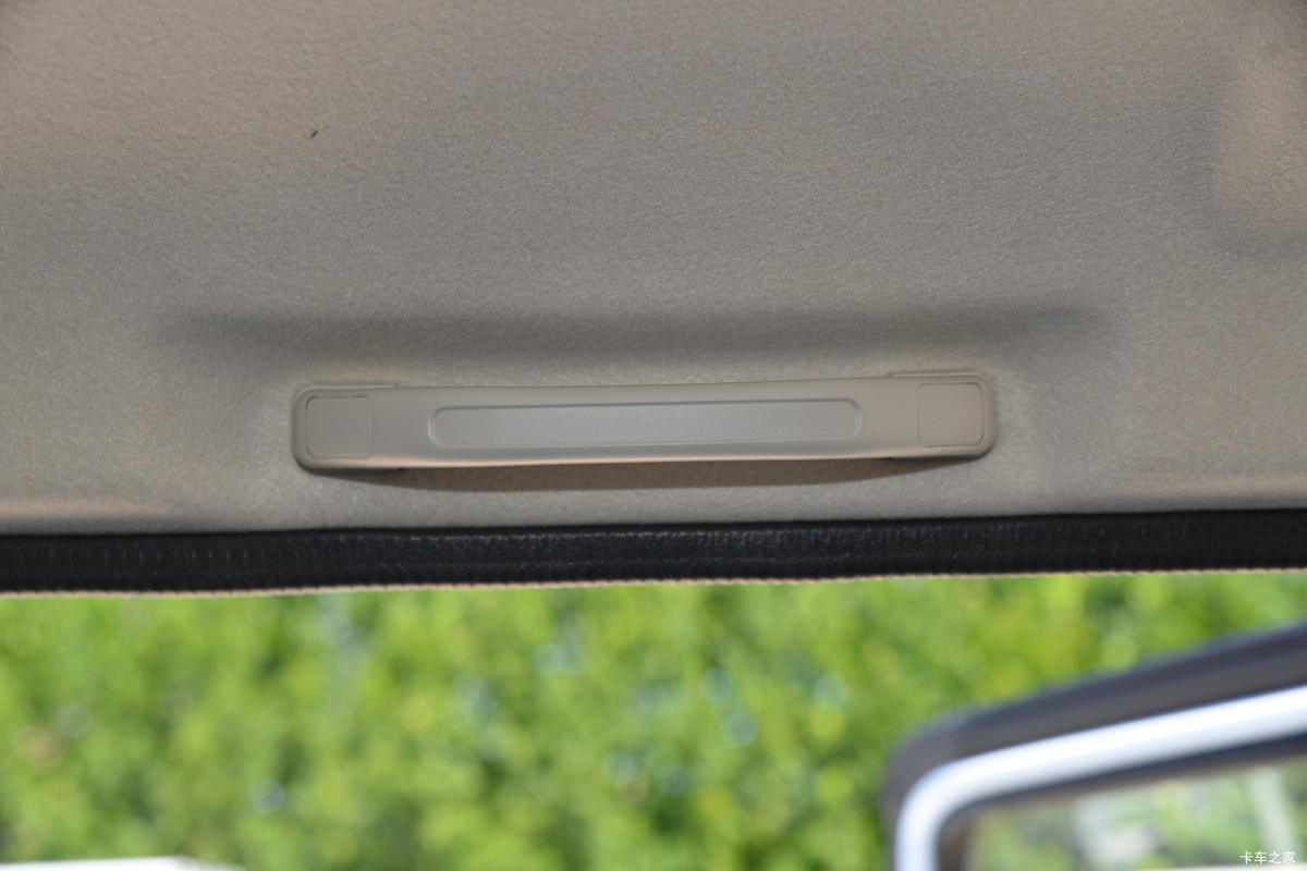 ������ʮ�� ����EC5 127���� 3.16��˫�������Ῠ(����)(JXW1040CSJB2)��ʻ��                                               