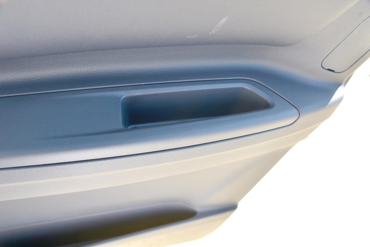 ������ʮ�� ����EC5 127���� 3.16��˫�������Ῠ(����)(JXW1040CSJB2)��ʻ��                                               