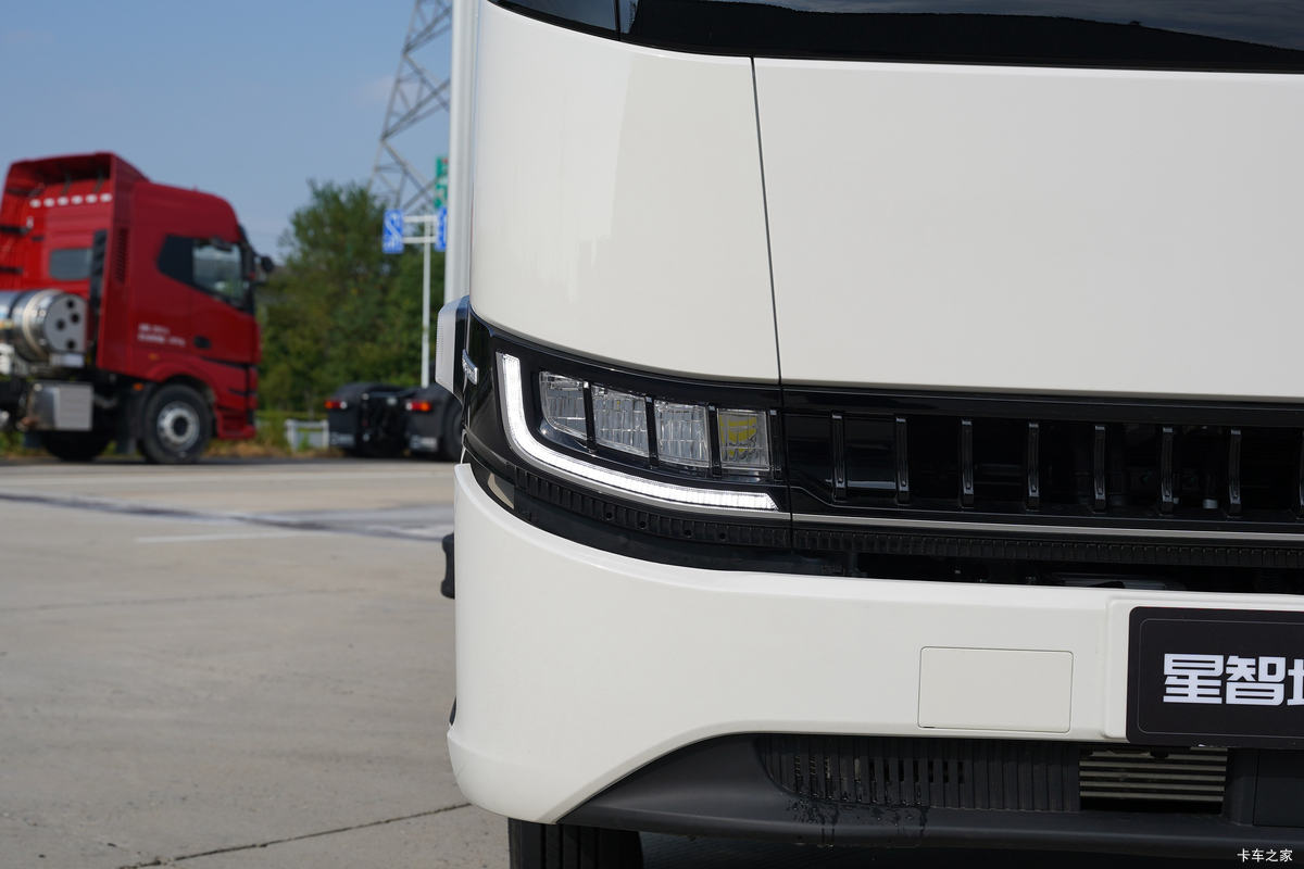 Զ Hϵ 4.5T 4.02׵ʽس(ɲ)(JGL5049XLCSHEVGN2)57.6kWh