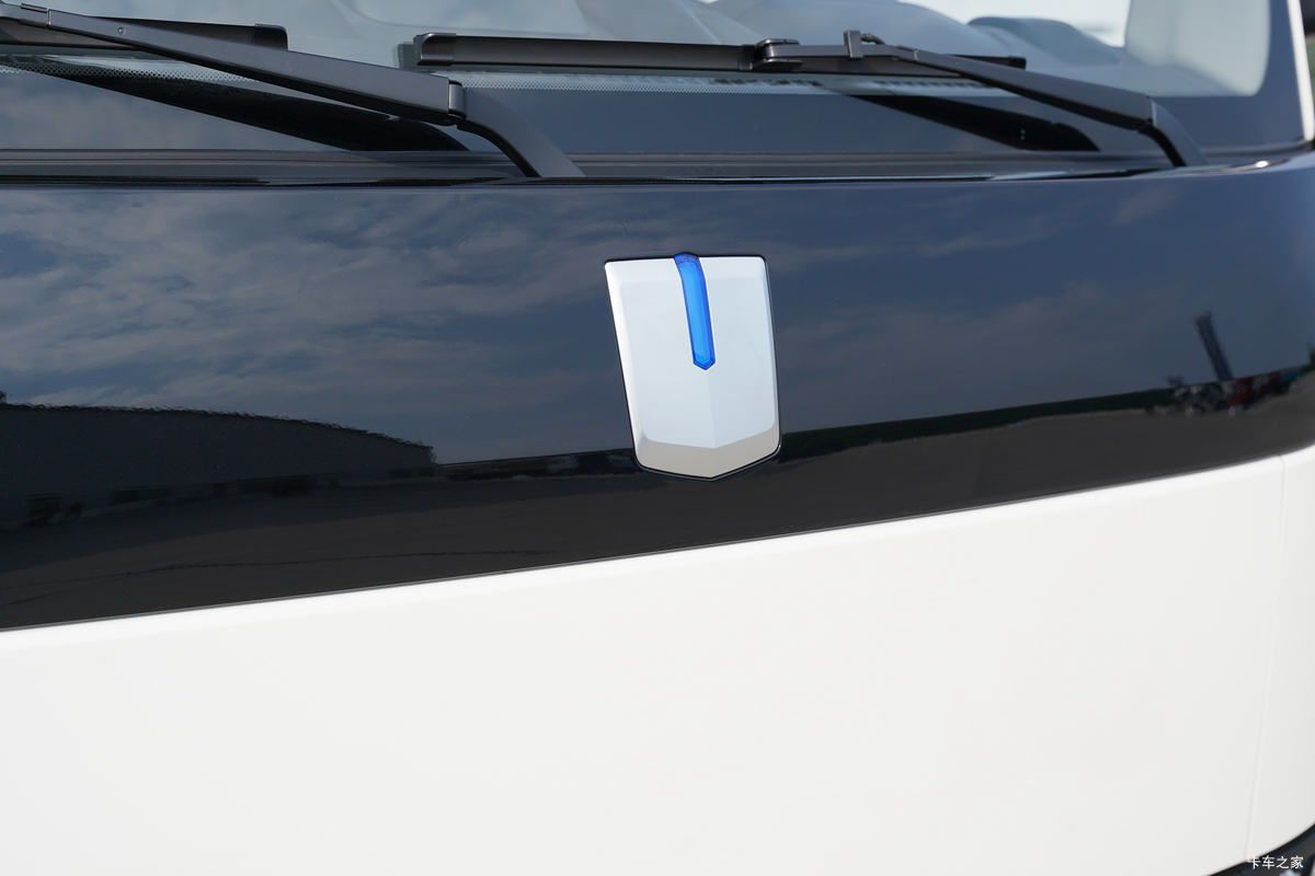 Զ Hϵ 4.5T 4.02׵ʽس(ɲ)(JGL5049XLCSHEVGN2)57.6kWh