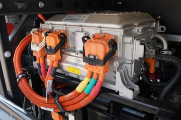 Զ�� ����Hϵ 4.5T 4.02�׵�������ʽ��س�(��ɲ)(JGL5049XLCSHEVGN2)57.6kWhͼƬ