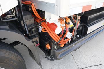 Զ�� ����Hϵ 4.5T 4.02�׵�������ʽ��س�(��ɲ)(JGL5049XLCSHEVGN2)57.6kWhͼƬ