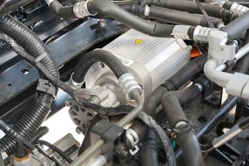 Զ�� ����Hϵ 4.5T 4.02�׵�������ʽ��س�(��ɲ)(JGL5049XLCSHEVGN2)57.6kWhͼƬ