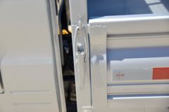 黑豹汽车 快运豹 1.6L 122马力 汽油 3.3米单排栏板微卡(国六)(YTQ1031WHQ301)