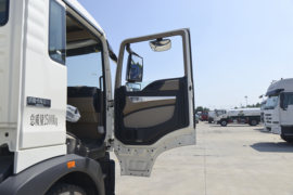 重汽豪沃(HOWO)底盘&nbsp;洒水车/喷洒车驾驶室图片