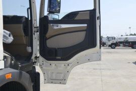 重汽豪沃(HOWO)底盘&nbsp;洒水车/喷洒车驾驶室图片