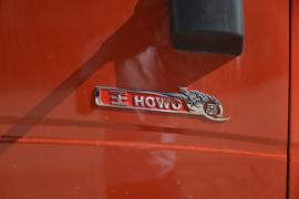 重汽HOWO轻卡底盘 冷藏车外观图片