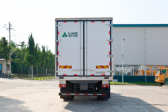 中国重汽HOWO G5X 220马力 4X2 排半冷藏车(绿叶牌)