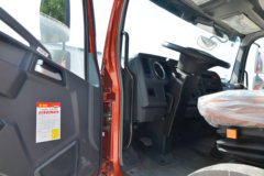 中国重汽HOWO G5X 220马力 4X2 排半冷藏车(绿叶牌)