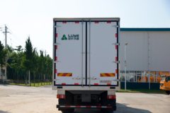 中国重汽HOWO G5X 220马力 4X2 排半冷藏车(绿叶牌)