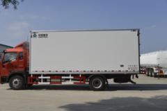 中国重汽HOWO G5X 220马力 4X2 排半冷藏车(绿叶牌)