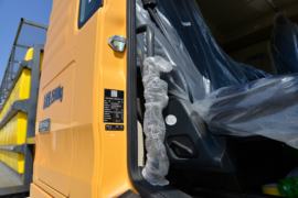 重汽豪沃(HOWO)底盘&nbsp;除雪车驾驶室图片