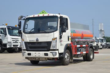 重汽HOWO轻卡底盘&nbsp;油罐车外观图片