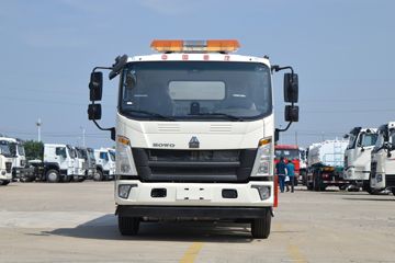 重汽HOWO轻卡底盘&nbsp;油罐车外观图片