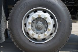 HOWO TX7&nbsp;液化气体运输车底盘图片