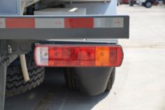 中国重汽 HOWO TX7 350马力 8X4 易燃液体罐式运输车(绿叶牌)(JYJ5327GRYF1)