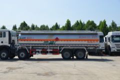 中国重汽 HOWO TX7 350马力 8X4 易燃液体罐式运输车(绿叶牌)(JYJ5327GRYF1)