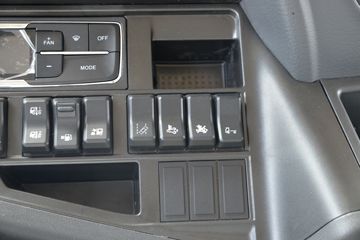 �й����� �ǵ¿�SITRAK G7 510���� 8X4 9.45��AMT�Զ�����س�(ZZ5326XLCV466HF1K)ͼƬ