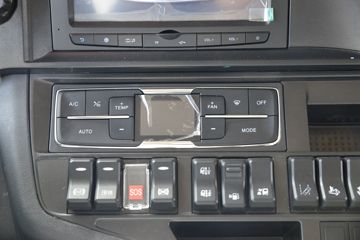 �й����� �ǵ¿�SITRAK G7 510���� 8X4 9.45��AMT�Զ�����س�(ZZ5326XLCV466HF1K)ͼƬ