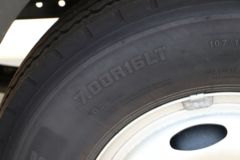 凯马 凯捷M3 2.2L 95马力 CNG 4.16米单排栏板轻卡(国六)(KMC1043NG336DP6)