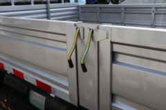 凯马 凯捷M3 2.2L 95马力 CNG 4.16米单排栏板轻卡(国六)(KMC1043NG336DP6)