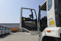 中国重汽 HOWO N5G 310马力 6X4 洒水车(绿叶牌)(JYJ5257GSSF2)