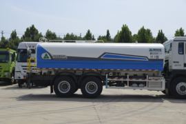 重汽汕德卡底盘&nbsp;洒水车/喷洒车上装图片