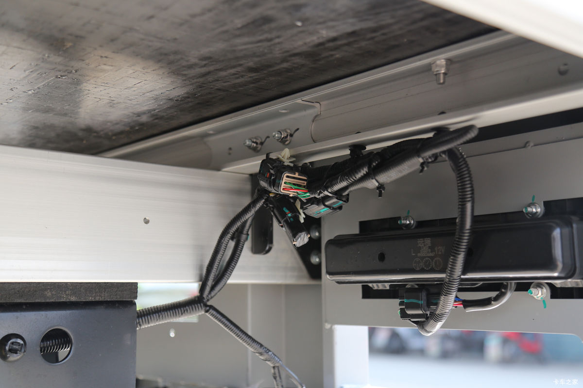 Զ F3E ʰ 3.5T 3.7׵Ŵ綯ʽ΢(JGL5037XXYBEVM1)55.7kWh