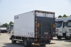 中国重汽HOWO 悍将 130马力 4X2 4米冷藏车(国六)(绿叶牌)(JYJ5047XLCF1)